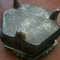 Шестоъгълна немска метална кутия за бижута, снимка 4 - Антикварни и старинни предмети - 36753461