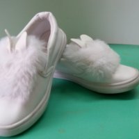 Детски бели спортни обувки Fashion с пухчета и ушички - като зайче, снимка 12 - Детски маратонки - 27332778