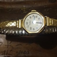   Златен  дамски часовник  , снимка 1 - Дамски - 42964208