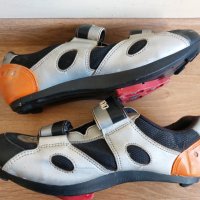 SHIMANO Обувки за Велосипед Made in Korea № 43-44, снимка 3 - Части за велосипеди - 43882386