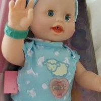Бебе с много функции и батерии, плаче, храни се с шише,смее се,може да движи само ръце и крака , снимка 3 - Кукли - 34923469