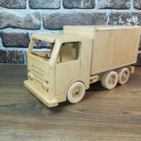 Дървен макет на Хладилен камион, Камион - фургон - Craft Camp, снимка 1 - Коли, камиони, мотори, писти - 43282175