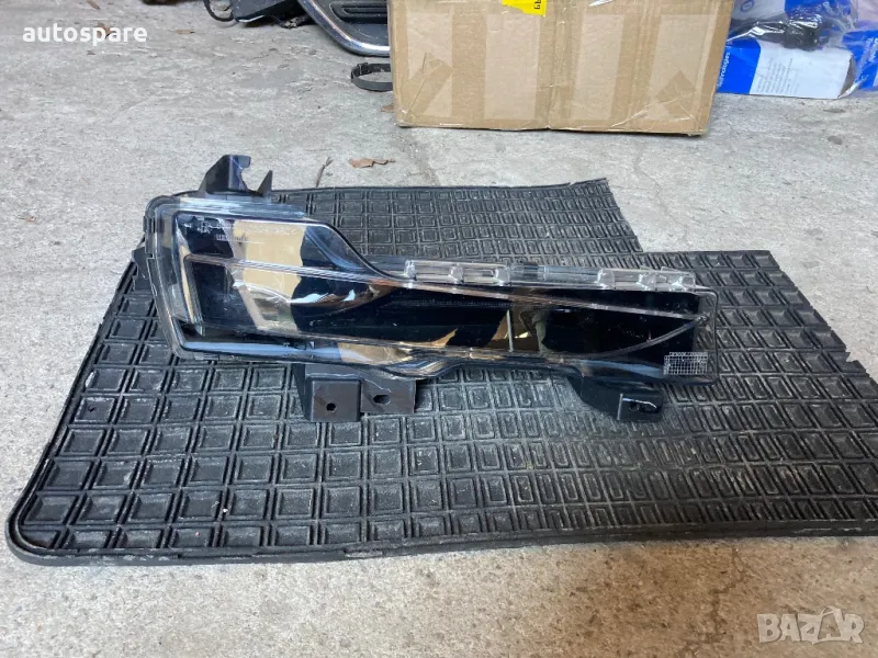 Десен халоген Tesla 3. 2017-2023. Дневна светлина. , снимка 1