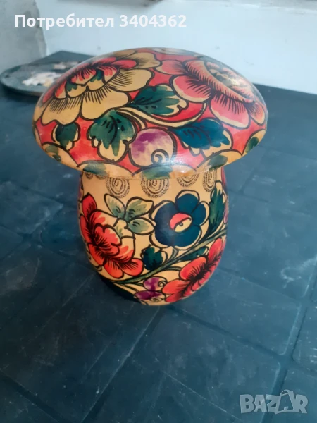 Руска дървена играчка гъба рисувана Матрьошка, снимка 1