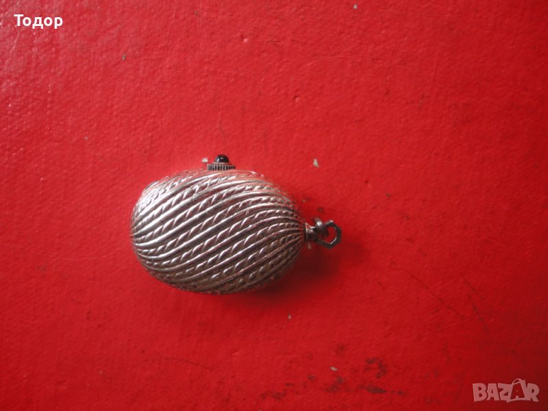 Швейцарски дамски часовник Royal медальон висулка , снимка 1