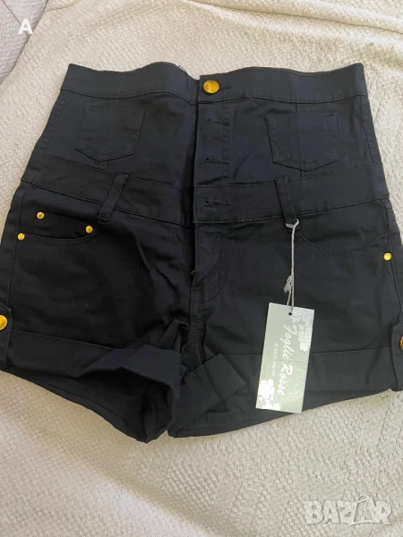 Дамски къси панталони, снимка 1