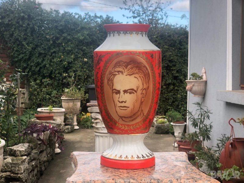 Ваза Уникална порцеланова ваза от 1967 г.Никола Й.Вапцаров!!!, снимка 1