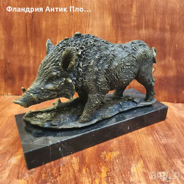 Бронзова скулптура на глиган върху мраморна основа, снимка 1