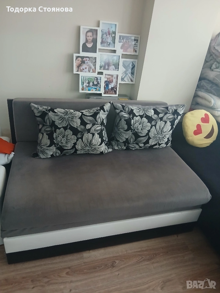 Двуместен разтегателен диван, снимка 1