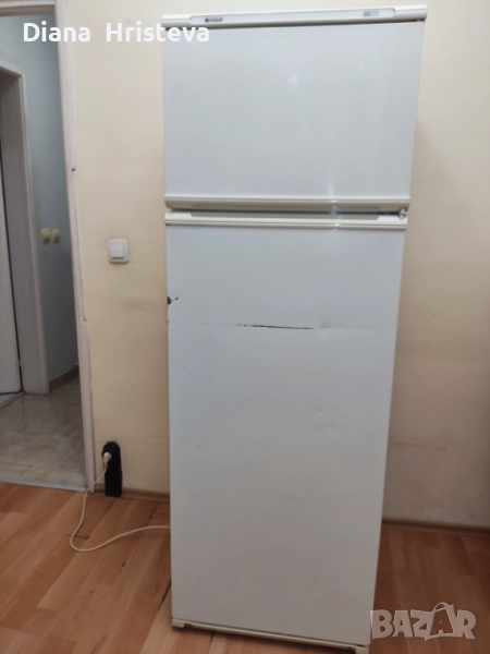 Хладилник с горна камера Индезит , снимка 1