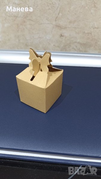 Кутийка за малки подаръчета с пеперуда , снимка 1