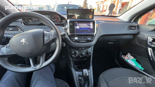 Peugeot 208, 2017, бензин, снимка 11 - Автомобили и джипове - 44884183