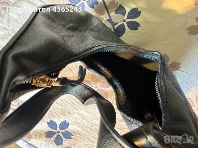 Дамска малка ежедневна черна чанта с регулираща се дължина , снимка 2 - Чанти - 52709963