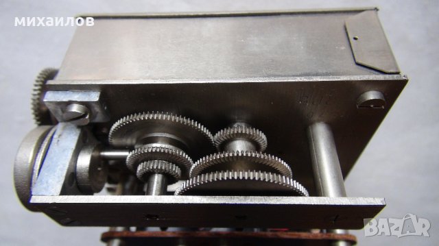 Малък редуктор 220V, снимка 3 - Други машини и части - 32670461