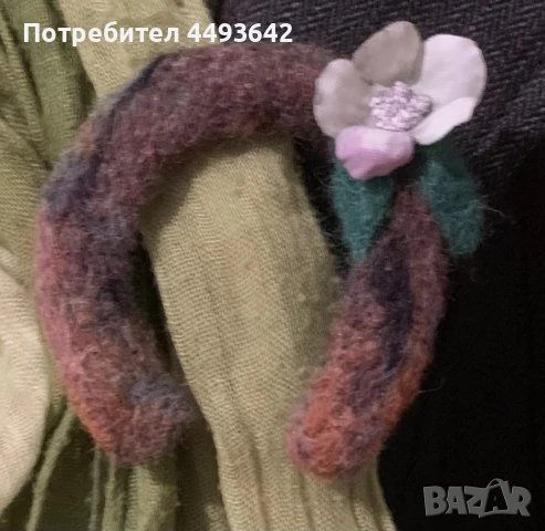 Брошки, обеци от филц, снимка 7 - Други - 50555675