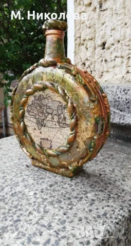 Винтидж ръчно декорирана бутилка 