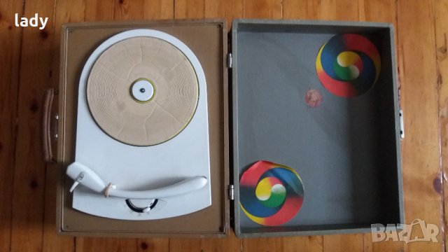 Грамофон - куфар, снимка 2 - Антикварни и старинни предмети - 28326675