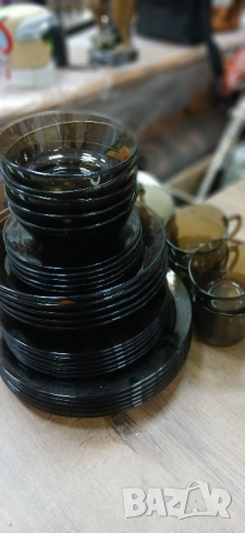 Vereco,France дуралекс сервиз за хранене в тъмно стъкло 33 части, снимка 8 - Сервизи - 52548453