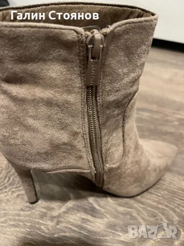 Продавам велурени дамски боти, снимка 5 - Дамски боти - 47490146