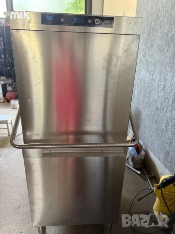 Професионална КОнзолна съдомиялна  