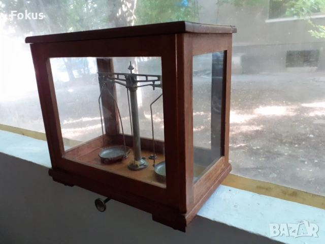 Стара българска лабораторна, лекарска, аптекарска везна, снимка 2 - Антикварни и старинни предмети - 53424966