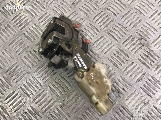 Задна лява брава Nissan Almera Tino,2004г.