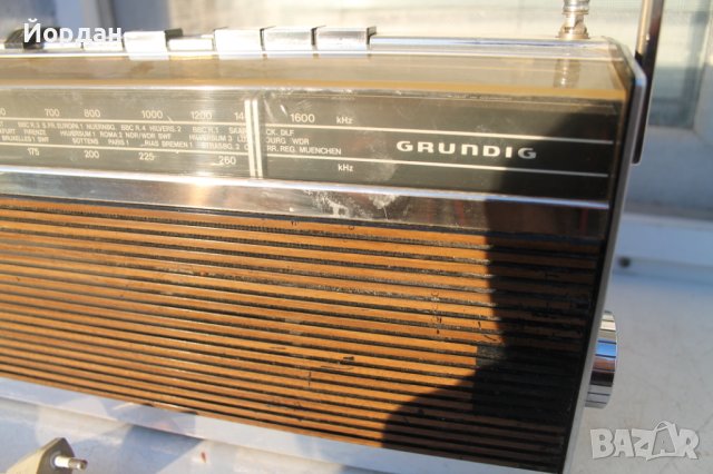 Радио ''Grundig Melody Boy 500'', снимка 3 - Радиокасетофони, транзистори - 43868968