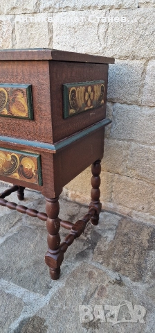 Ръчно рисуван шкаф внос от Скандинавия , снимка 18 - Шкафове - 52553941