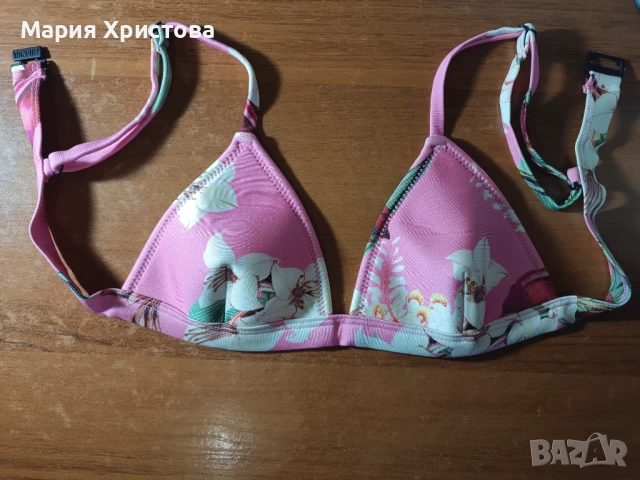 Чисто нови бански комплект на TRIANGL