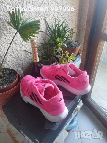 Оригинални маратонки ADIDAS - 40 2/3, снимка 4 - Маратонки - 51308392