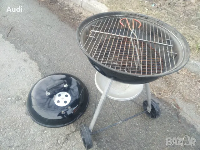 Барбекю WEBER  за класическо готвене на дървени въглища Можете да печете и опушвате, месо, риба, зел, снимка 4 - Барбекюта - 49303801