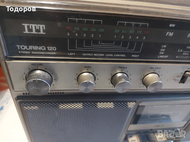 ITT Touring 120 Stereo Cassette Radiorecorder, снимка 2 - Радиокасетофони, транзистори - 52630380
