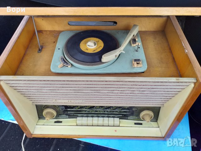 Радиограмофон Latvija M 1961г, снимка 4 - Радиокасетофони, транзистори - 26567983