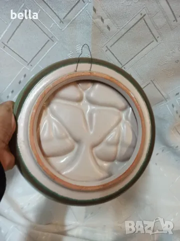 Зодия Везни от Karlsruher Majolika с релеф и мастна лава. Стенна чиния от 1960-1970 г. Германия, снимка 4 - Други ценни предмети - 49781525