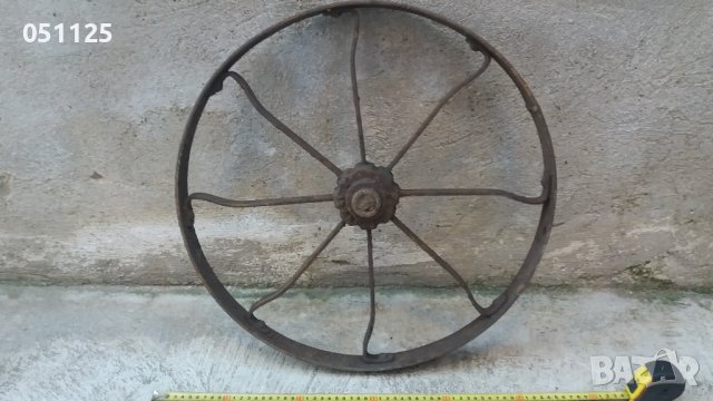 ковано масивно колело от каруца, двуколка, рало 