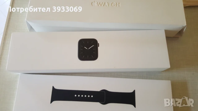 Apple Watch 5 GPS 44, снимка 6 - Смарт гривни - 50619137
