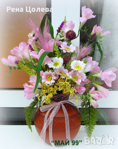 Антична ваза с пролетни цветя, снимка 2 - Изкуствени цветя - 36380146