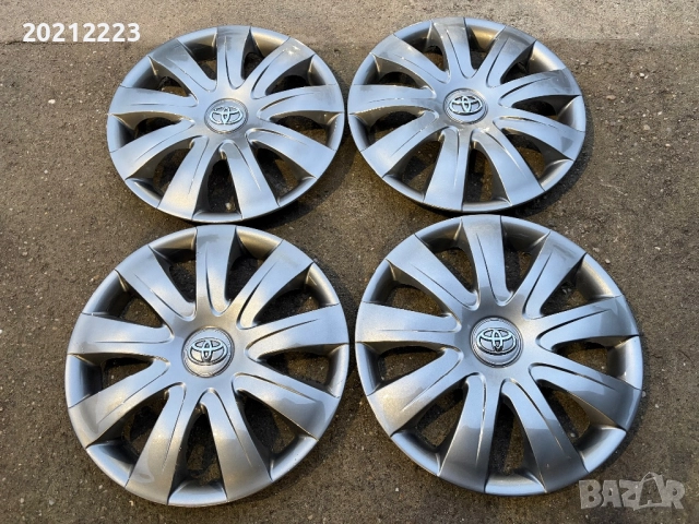 4 броя оригинални тасове за Toyota Yaris 15