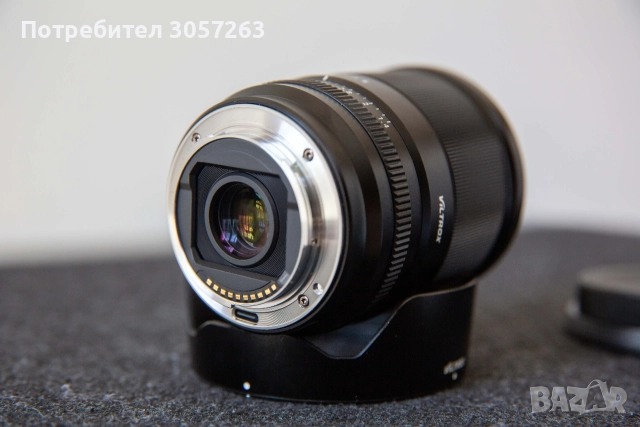 Обектив Viltrox AF 13mm F1.4 APS-C за Sony E-Mount, снимка 4 - Обективи и филтри - 52737226