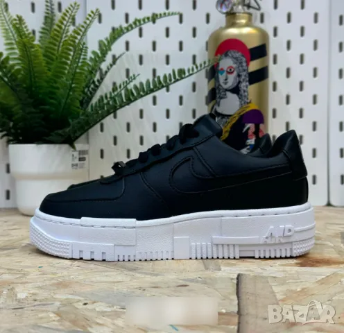NIKE AIR FORCE 1' 07 PIXEL номер - 42 ,5 оригинални маратонки , снимка 5 - Маратонки - 49801660