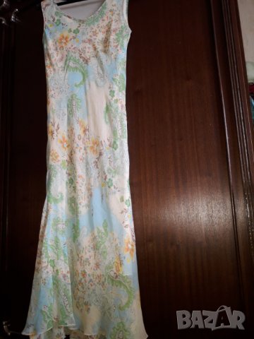 Дълга еластична рокля без ръкав с подплата 