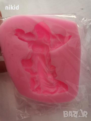 Майка Закрилница Ангел с дете момиче силиконов молд форма фондан шоколад гипс, снимка 2 - Форми - 40358760