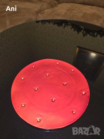 Уникални червени чинийки 4 броя, снимка 2 - Чинии - 52774682