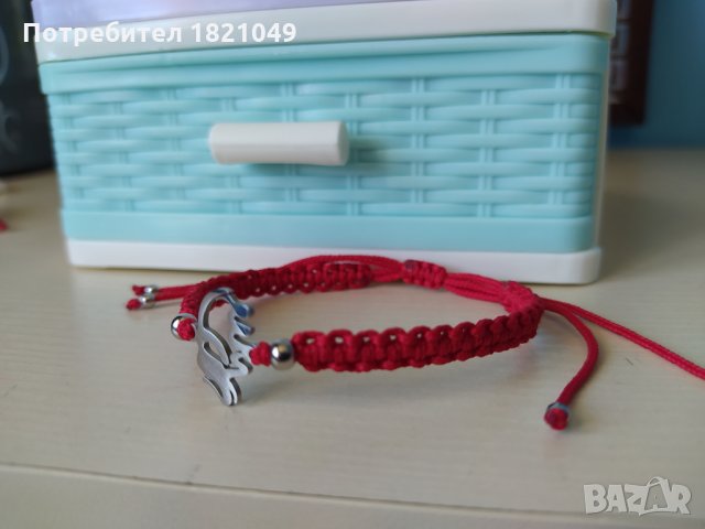 Червена гривна за късмет с елементи от стомана, снимка 6 - Гривни - 33082307
