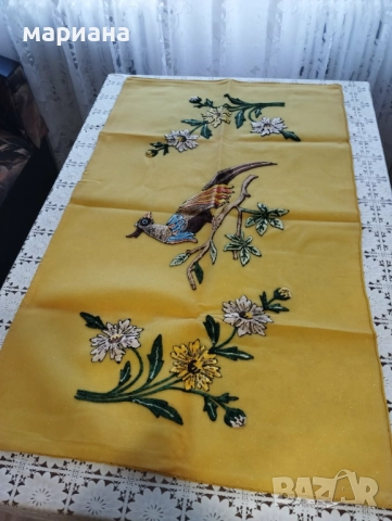 ковьор бродиран ръчно върху дунапрен-р-р 111/66см., снимка 2 - Покривки за маси - 52835216