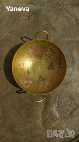 Метални , ръчно изработени и украсени ваза, кана и чиния от Индия., снимка 7 - Декорация за дома - 53037096