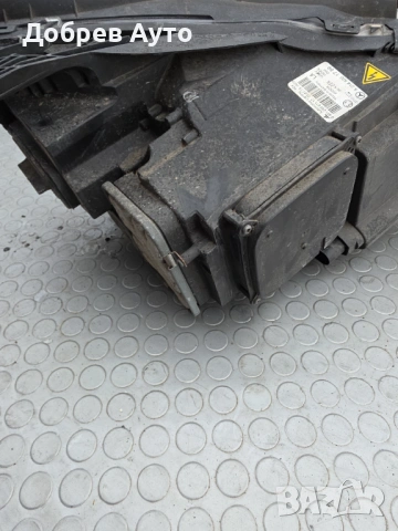 Ляв Xenon фар за Mercedes CLS W218, снимка 2 - Части - 53574796