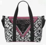 Маркови чанти Guess, снимка 5