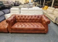 Кафяв кожен диван тройка и табуретка тип Честърфийлд, снимка 7