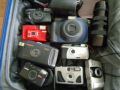 Продавам един куфар с фотоапарати , светкавици , обектив и куфар., снимка 8